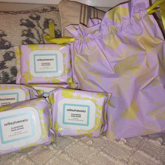 5 PACK BUNDLE! Refreshments Cleansing Cloths - Picture 2 of 6